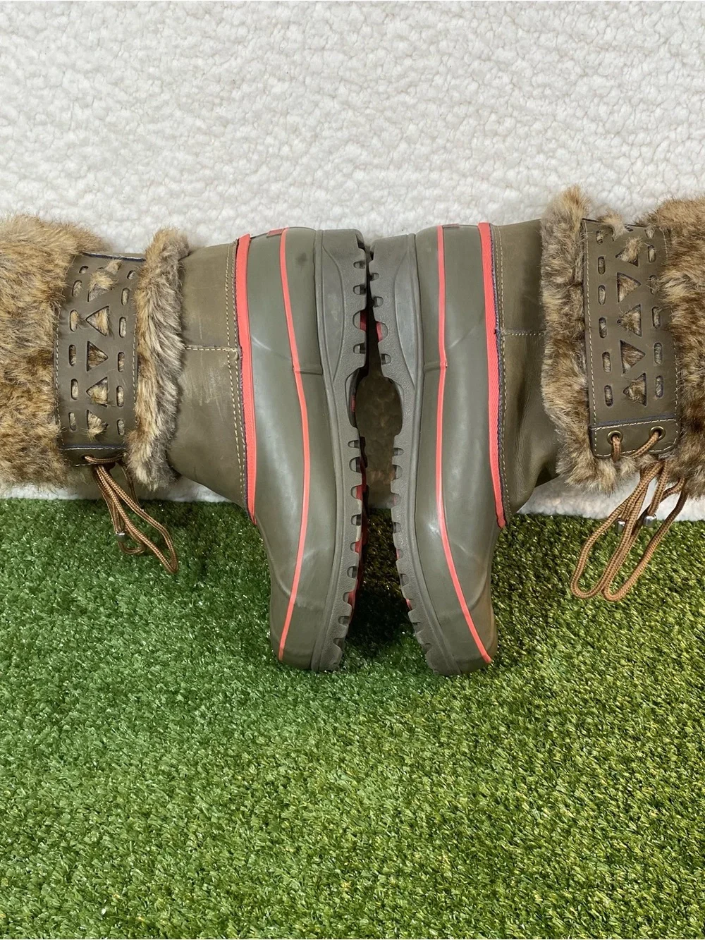 Khombu Nola Duck Boots Women's SZ 9 Olive Green Rubber Faux Fur Rain Snow Ankle